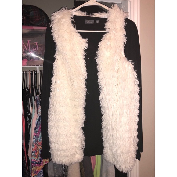 Creme Fur Vest - Picture 1 of 2